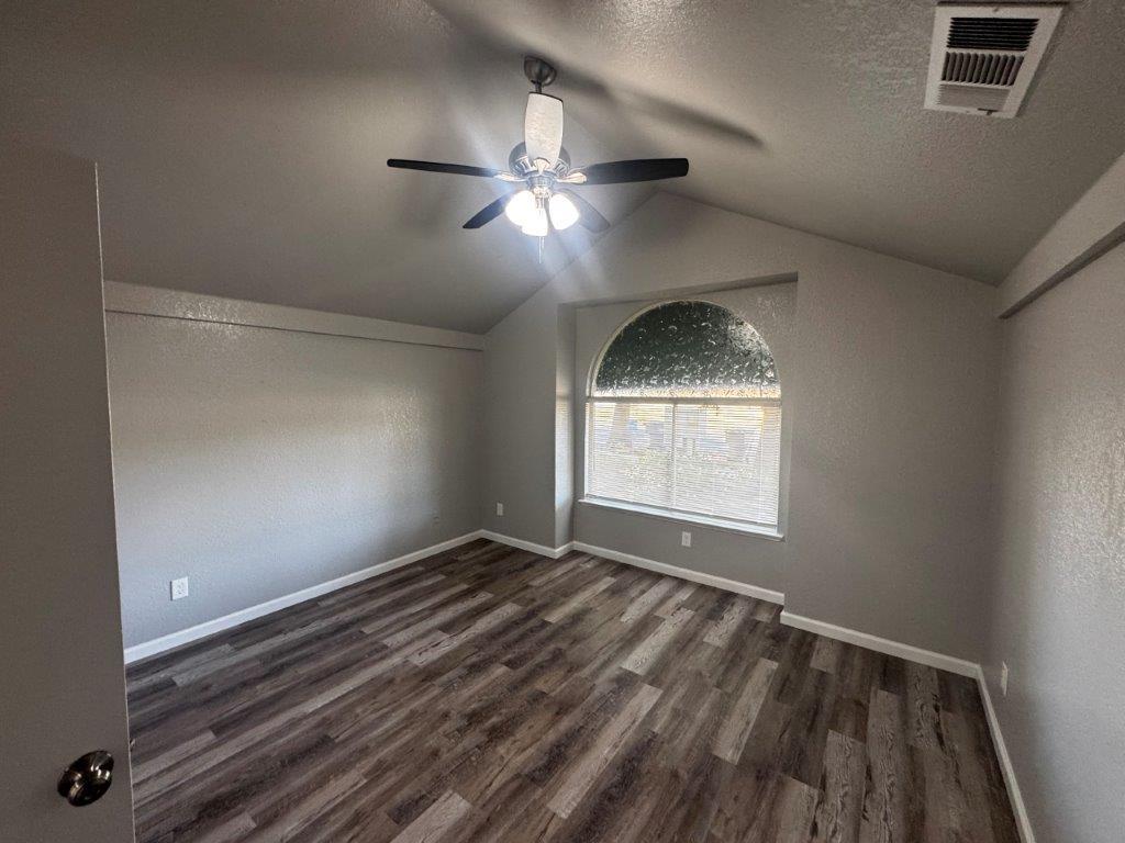 7117 N Antioch Ave, Fresno, CA 93722