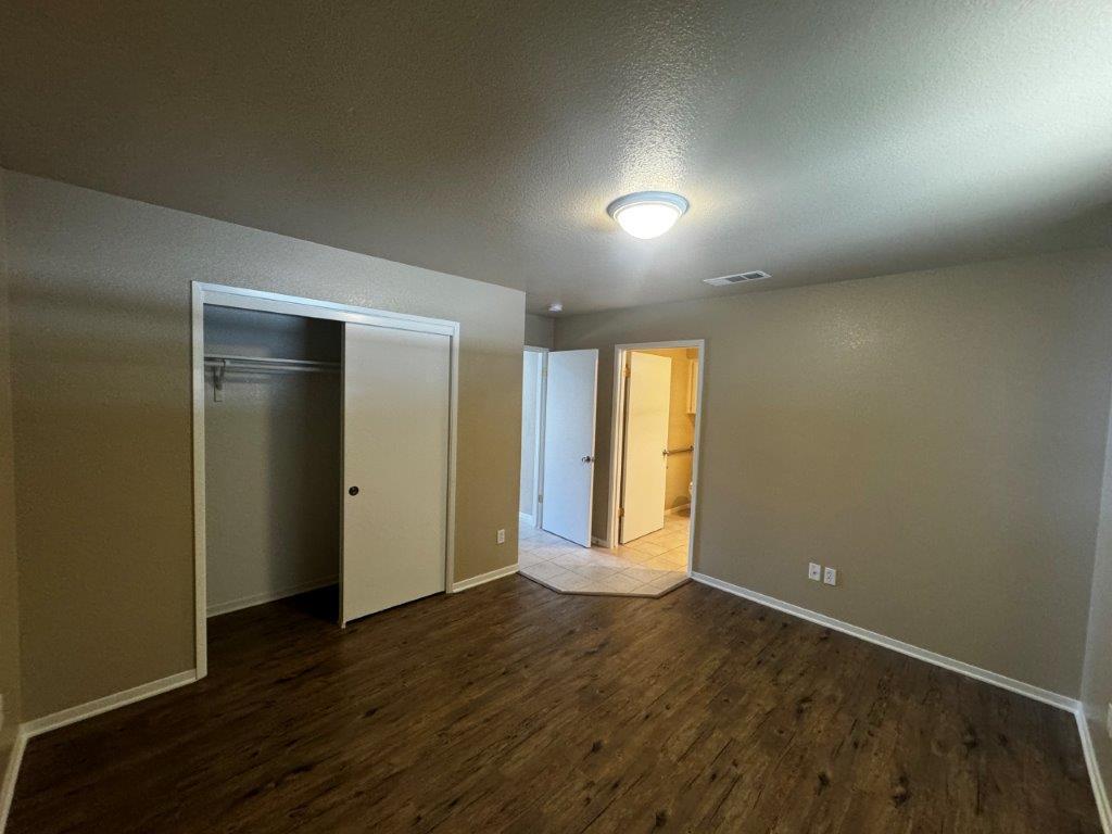 7117 N Antioch Ave, Fresno, CA 93722
