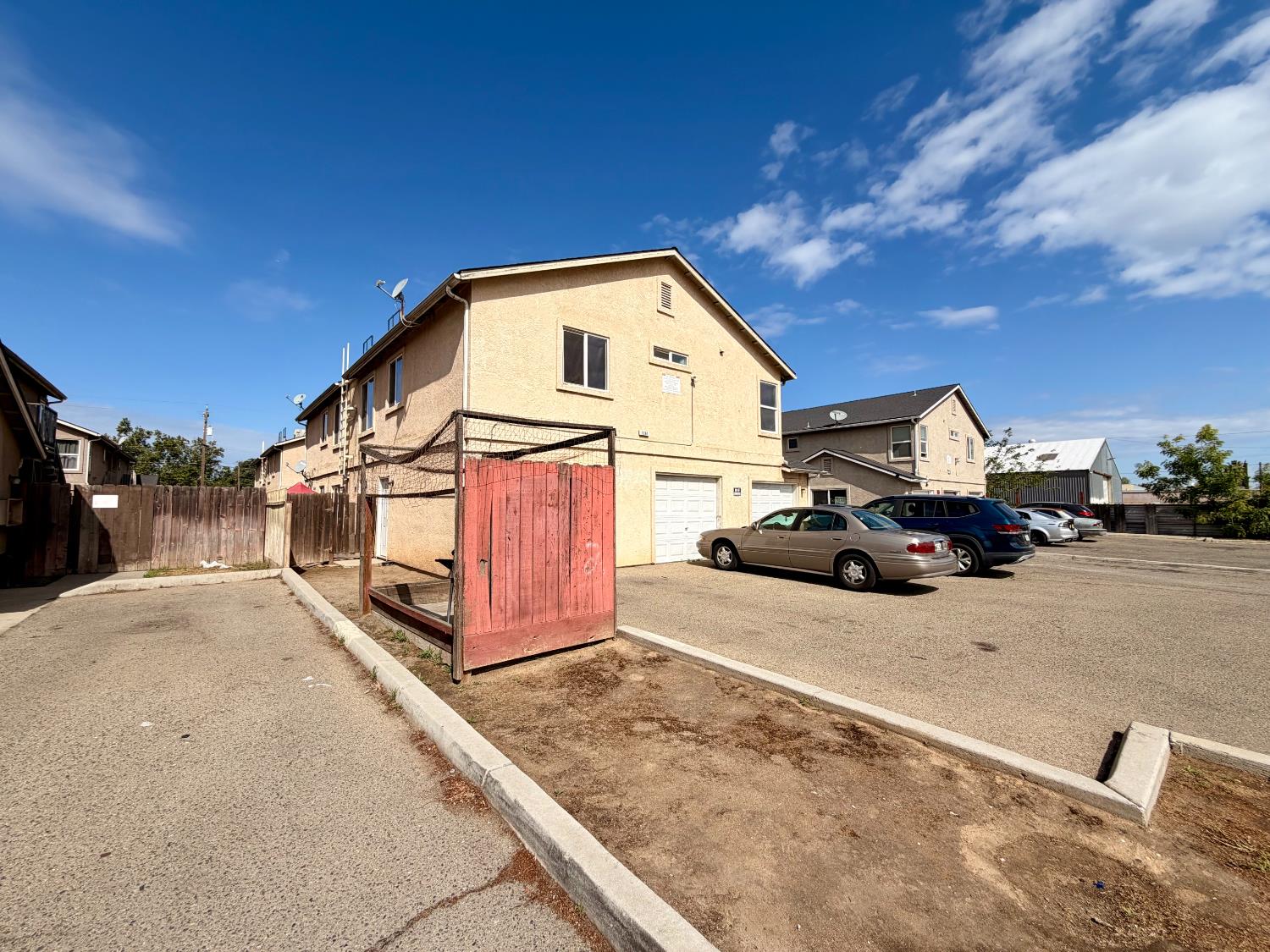 1361 N Archie Ave #101, Fresno, CA 93703