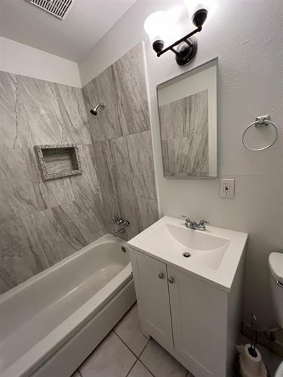 3555 E McKinley Ave, Fresno, CA 93703