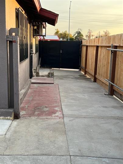 3555 E McKinley Ave, Fresno, CA 93703