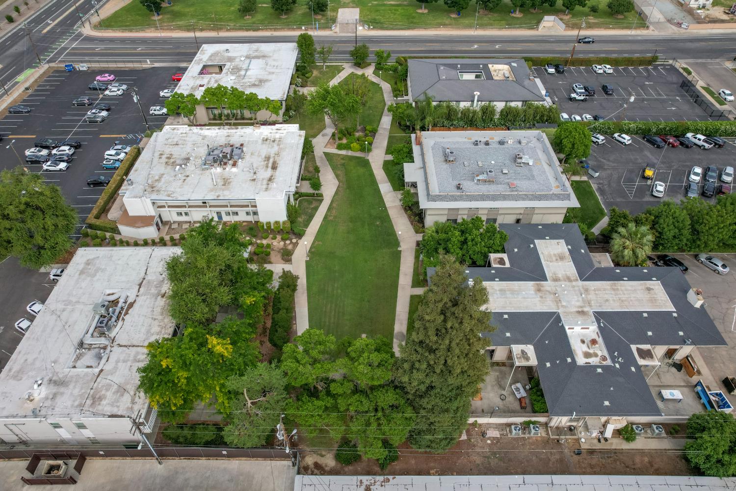 5327 N Millbrook Ave, Fresno, CA 93710