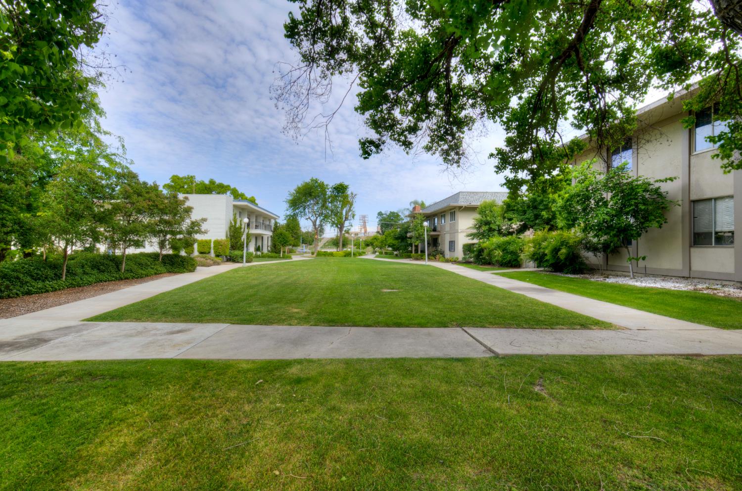 5327 N Millbrook Ave, Fresno, CA 93710