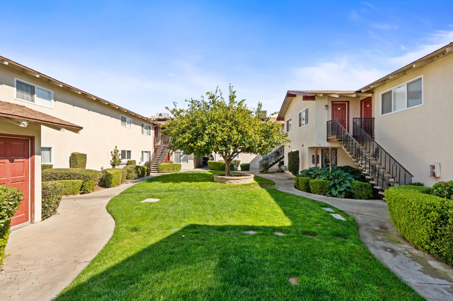 1985 N Winery Ave, Fresno, CA 93703