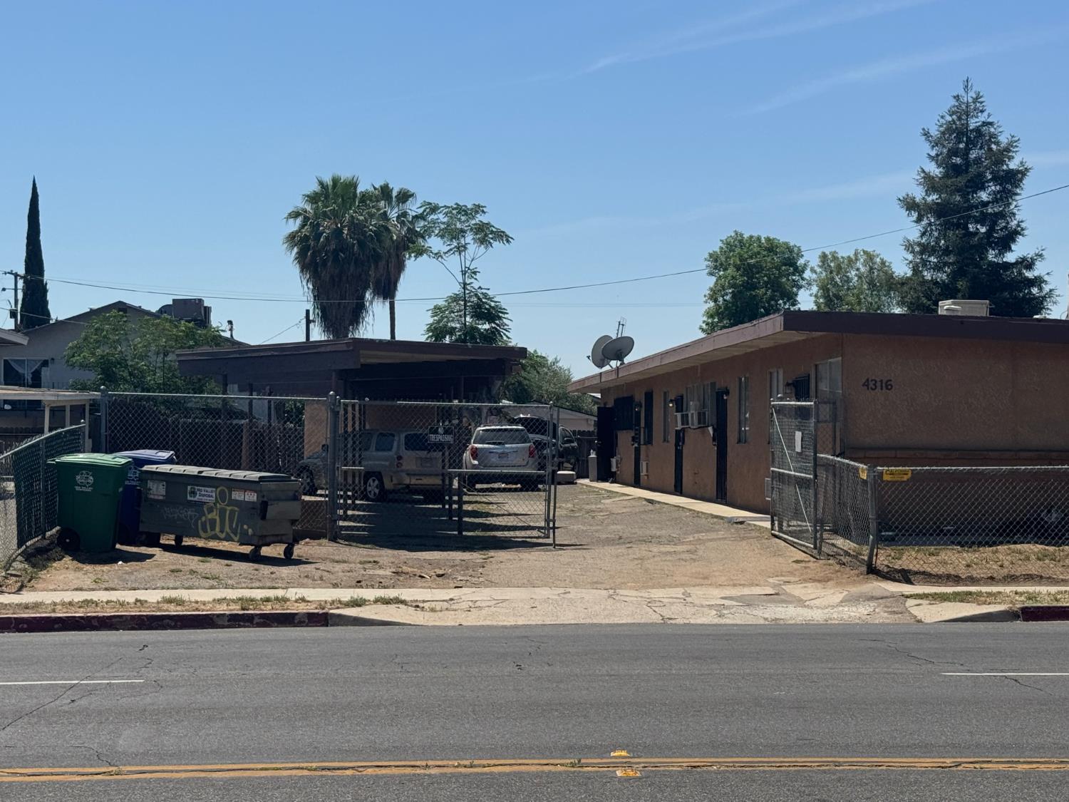 4316 E Olive Ave #A-E, Fresno, CA 93702