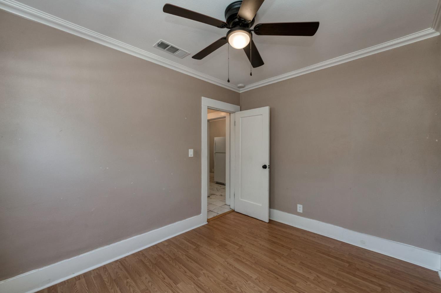 824 N Thorne Ave, Fresno, CA 93728