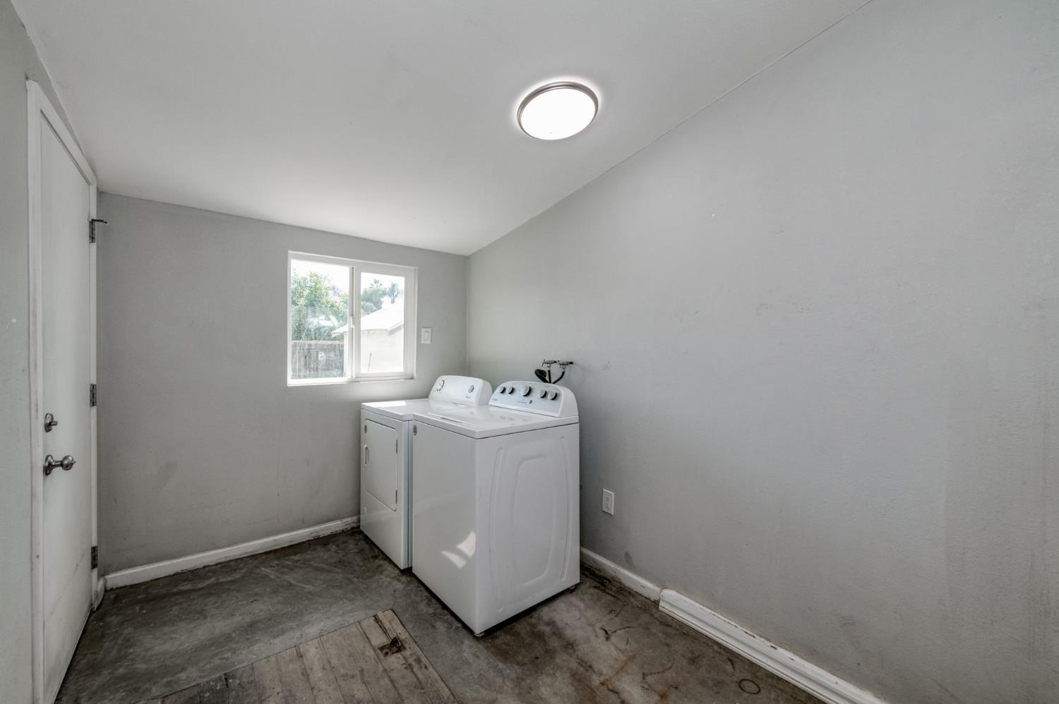 824 N Thorne Ave, Fresno, CA 93728
