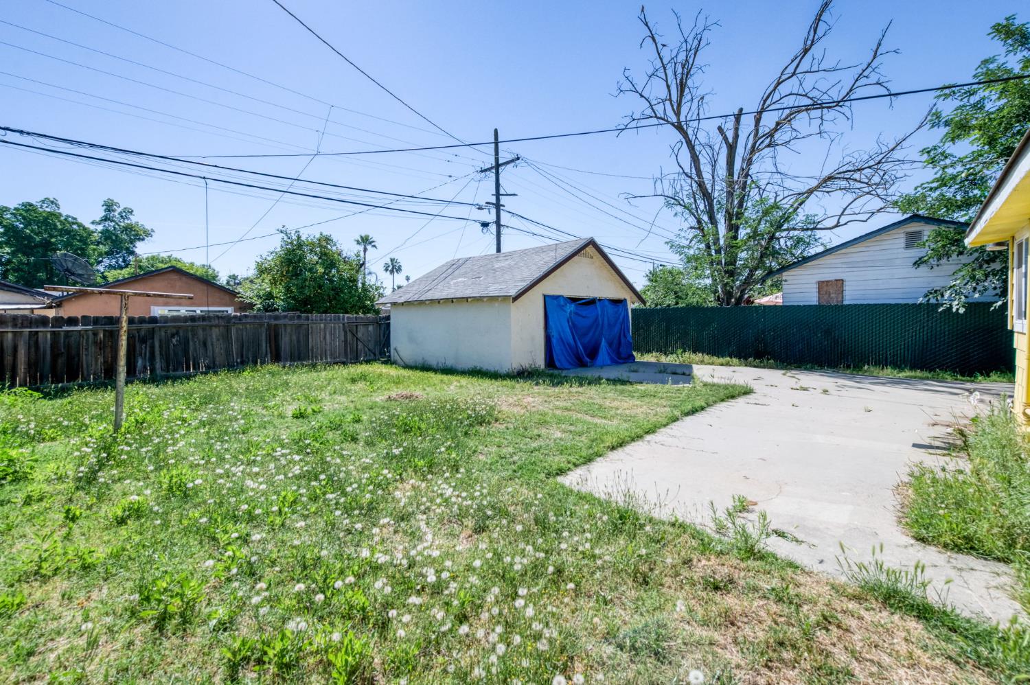 824 N Thorne Ave, Fresno, CA 93728