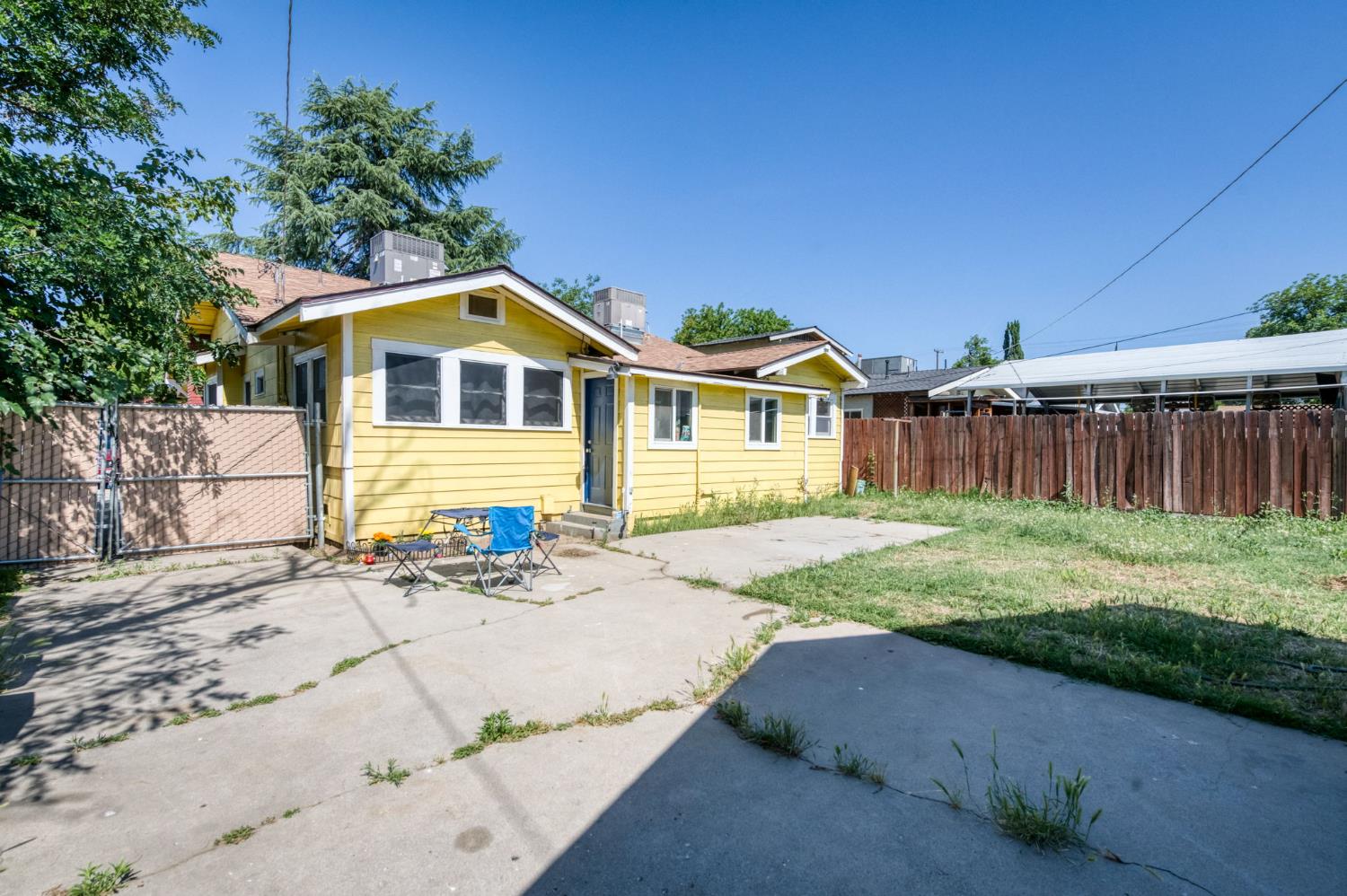 824 N Thorne Ave, Fresno, CA 93728