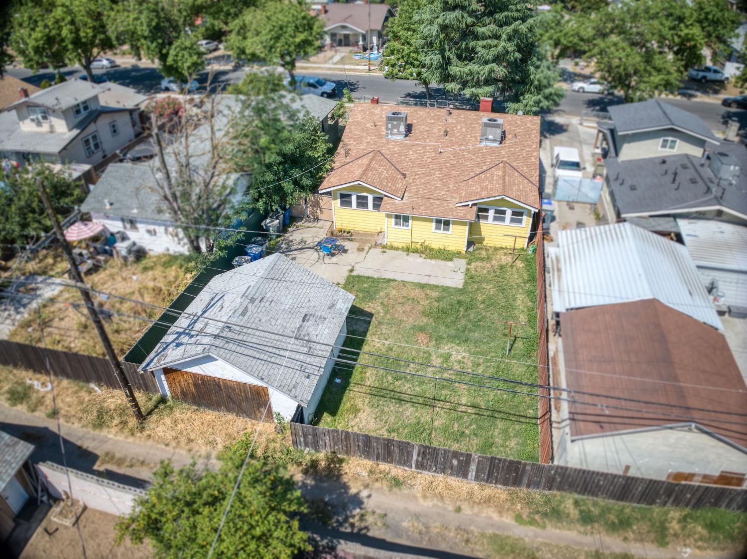 824 N Thorne Ave, Fresno, CA 93728