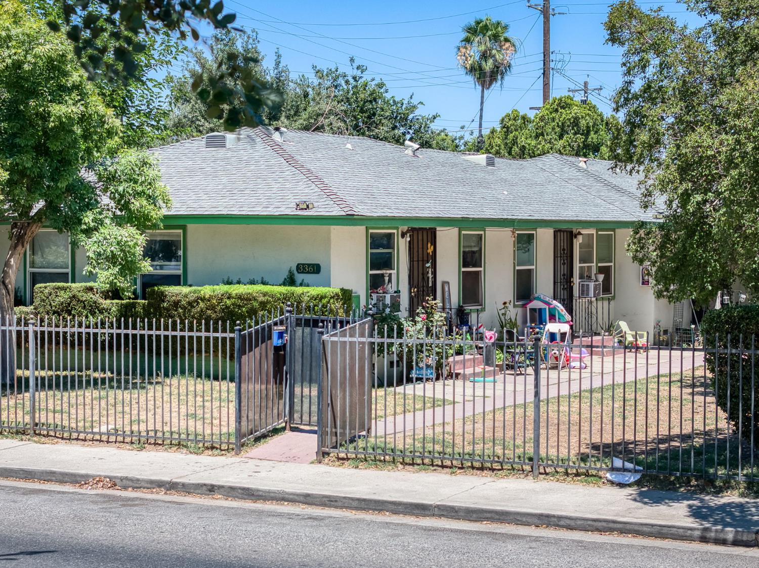 3361 E Mckinley Ave, Fresno, CA 93703