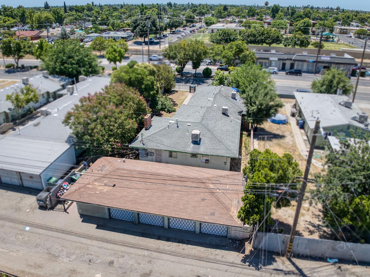 3361 E Mckinley Ave, Fresno, CA 93703