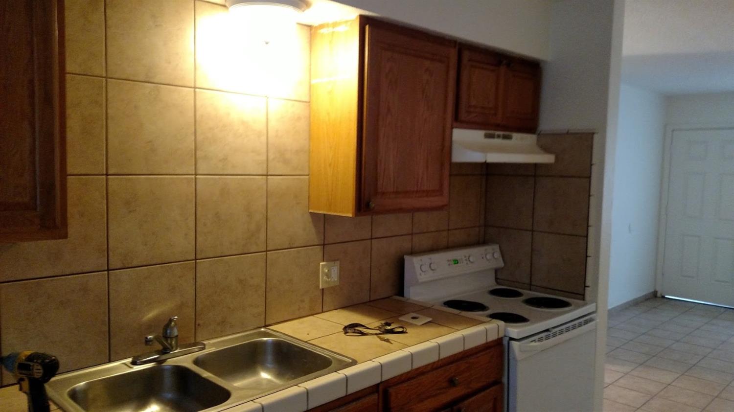 339 E Garland Ave, Fresno, CA 93704
