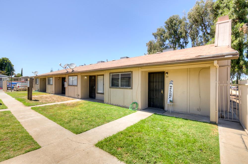3449 N Marks Ave, Fresno, CA 93722