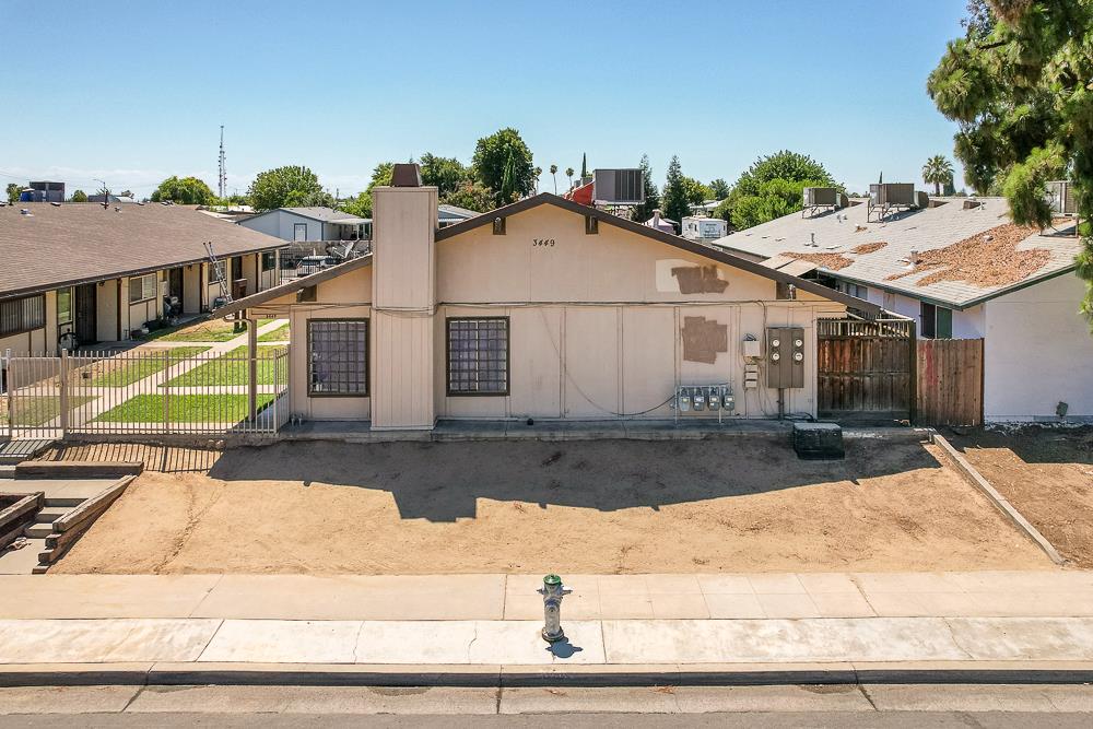3449 N Marks Ave, Fresno, CA 93722