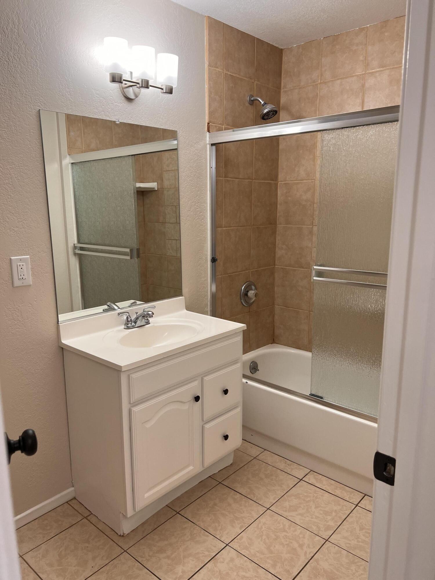 3136 W Austin Way, Fresno, CA 93722